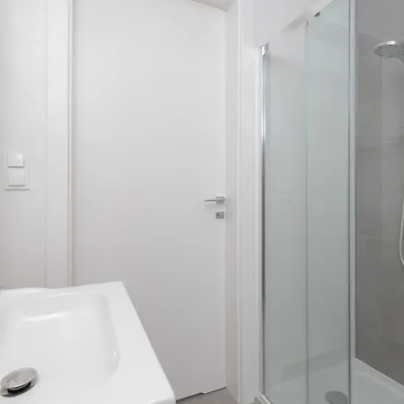 Sea & By Renters