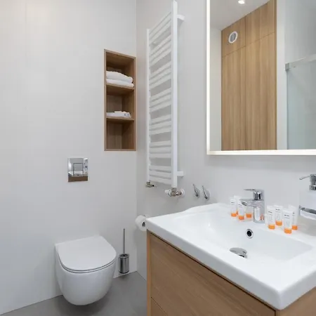 Sea & By Renters * ميلنو