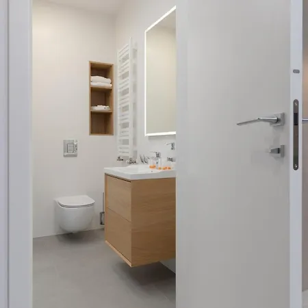 Sea & By Renters * ميلنو