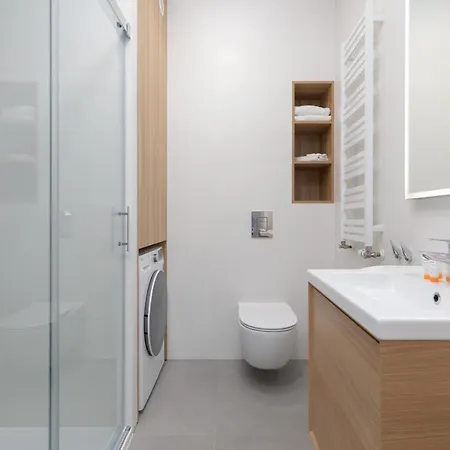 Sea & By Renters شقة ميلنو
